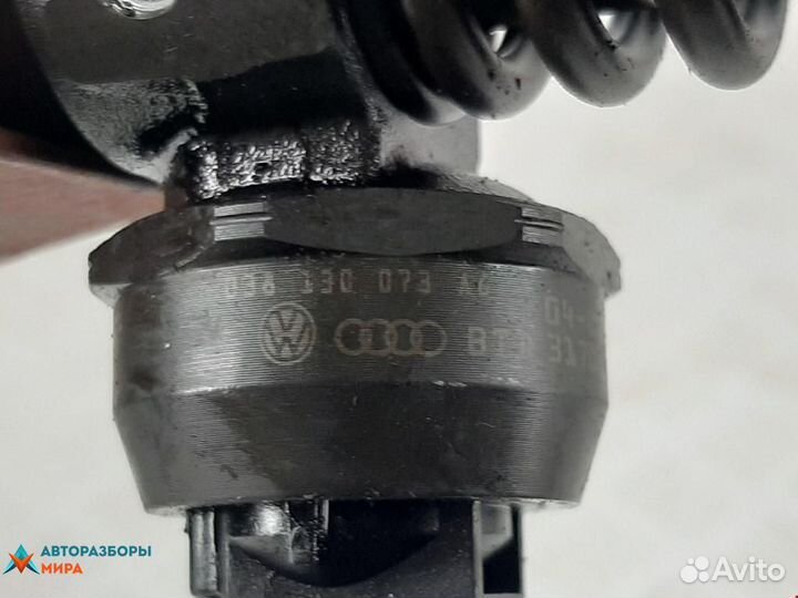 Форсунка Volkswagen Caddy 3 2005 038130073AG