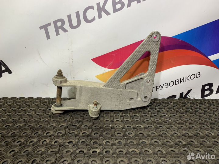 Кронштейн кабины задний правый Renault Premium