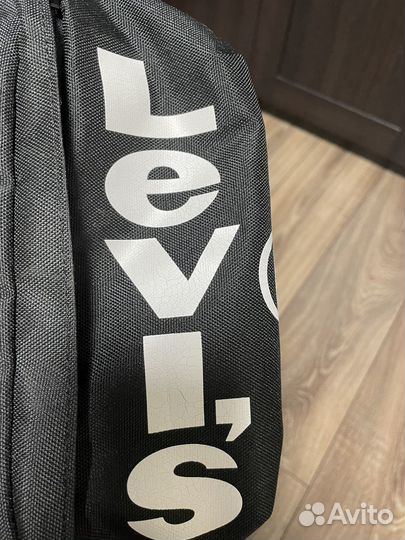 Сумка на пояс Levi's