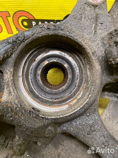 Поворотный кулак передний левый Toyota Camry XV40