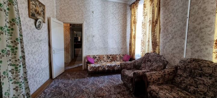 2-к. квартира, 42 м², 3/3 эт.