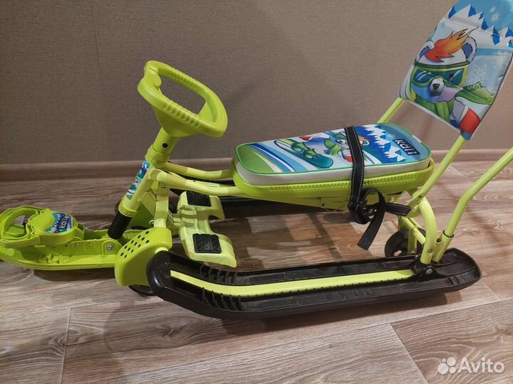 Детский снегокат с колесами
