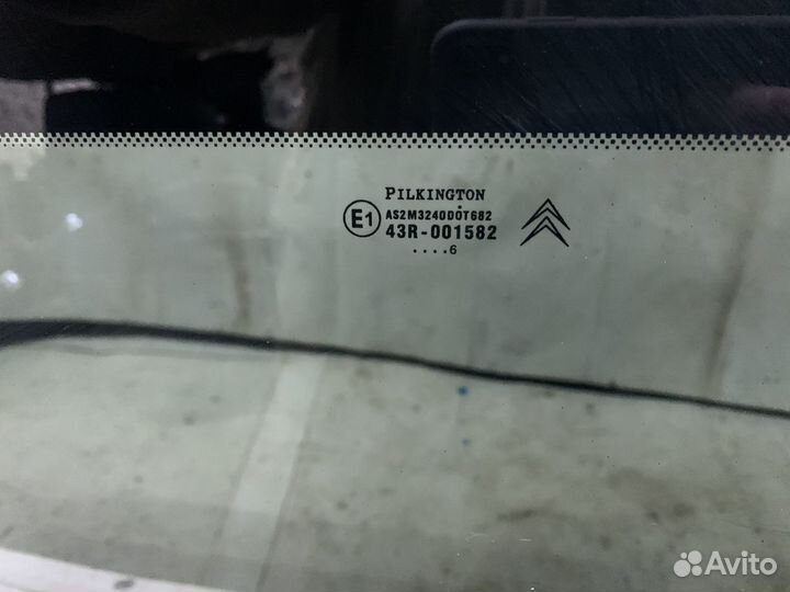 Стекло крышки багажника Citroen C4 купе