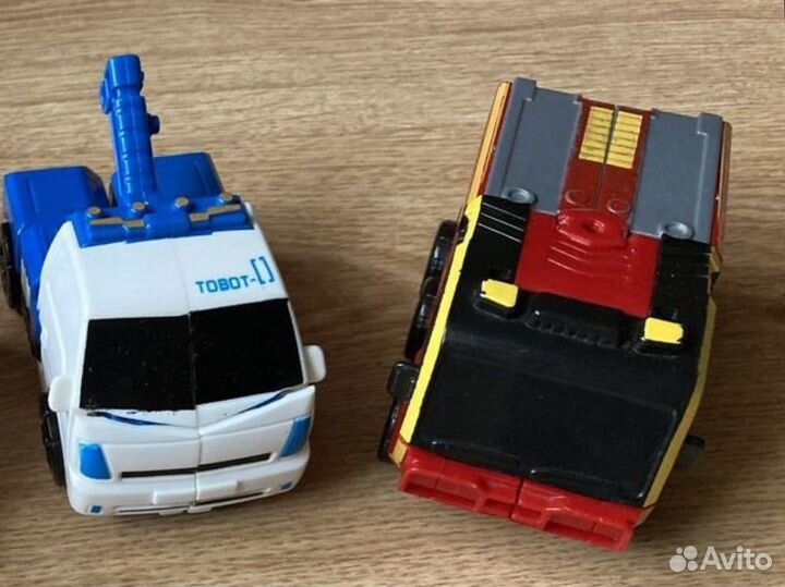 Робот тобот