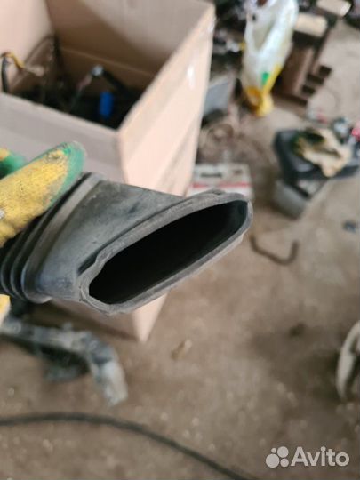 Патрубок воздушного фильтра Renault Fluence седан