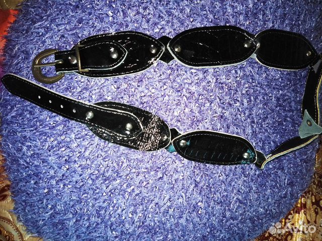 Ремни на пряжках разные