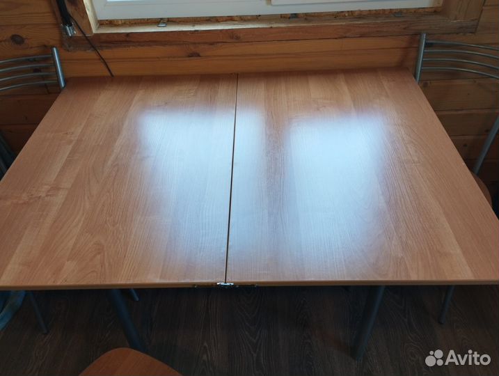 Стол и 4 стула