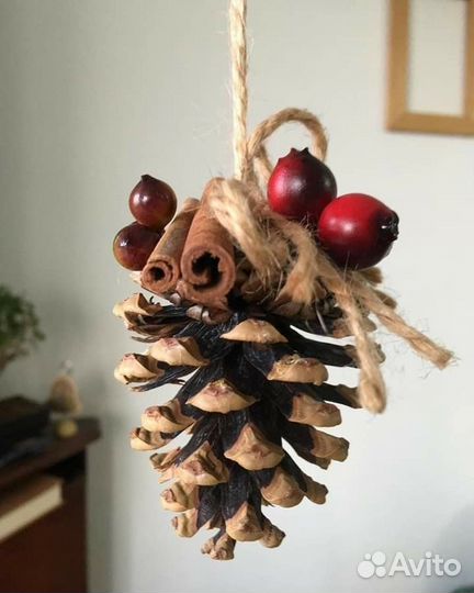 Новогодние украшения на елку, шишки