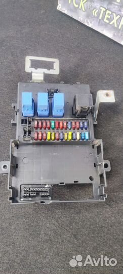 Блок предохранителей салонный Nissan Primera P11