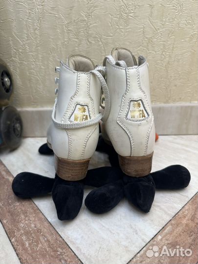 Фигурные коньки wifa