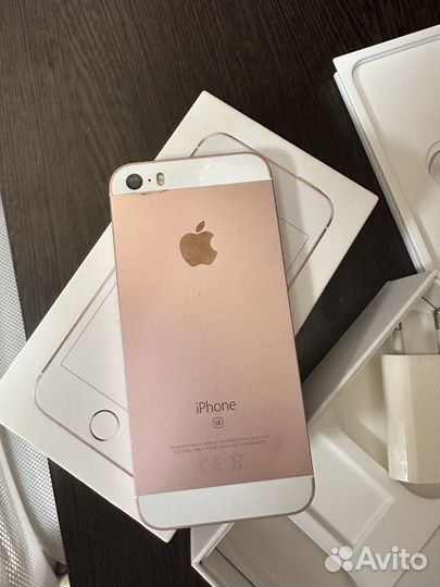 iPhone SE, 32 ГБ