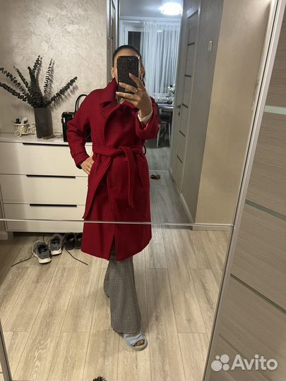 Пальто красное