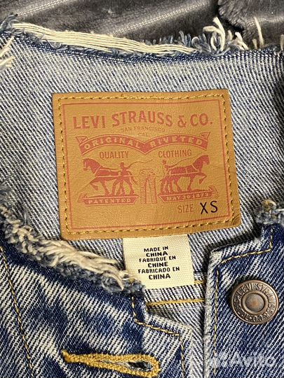 Куртка levis женская