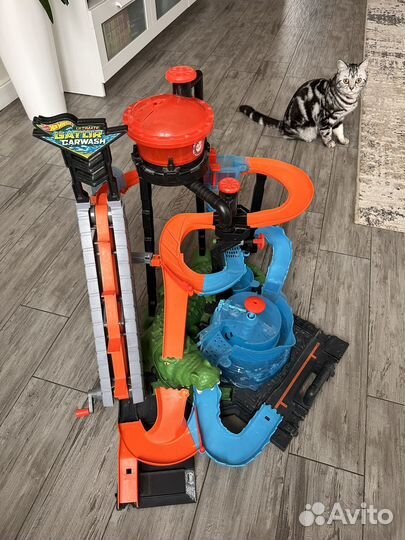 Hot Wheels автомойка с крокодилом