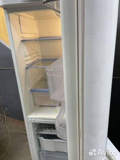 Холодильник indesit