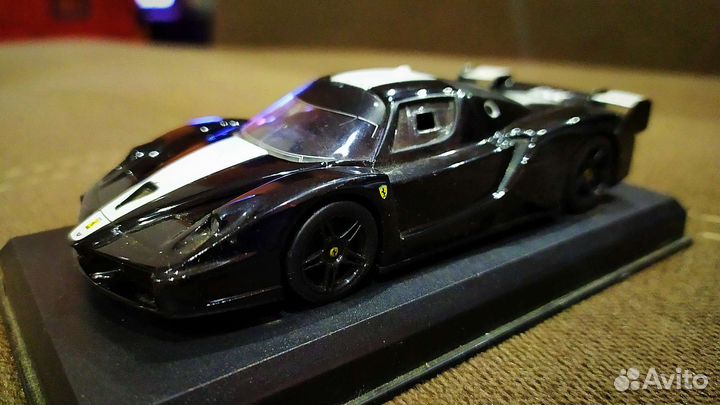 Модельки Burago Ferrari