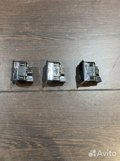 Кнопка стеклоподъемника Mercedes E-Class W212