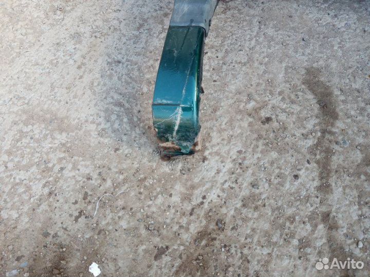 Крыло переднее правое Dodge Caravan grand 3.3 1997