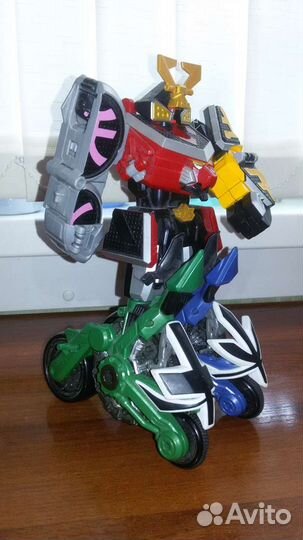 Ренжер-Самурай на мотоциклае