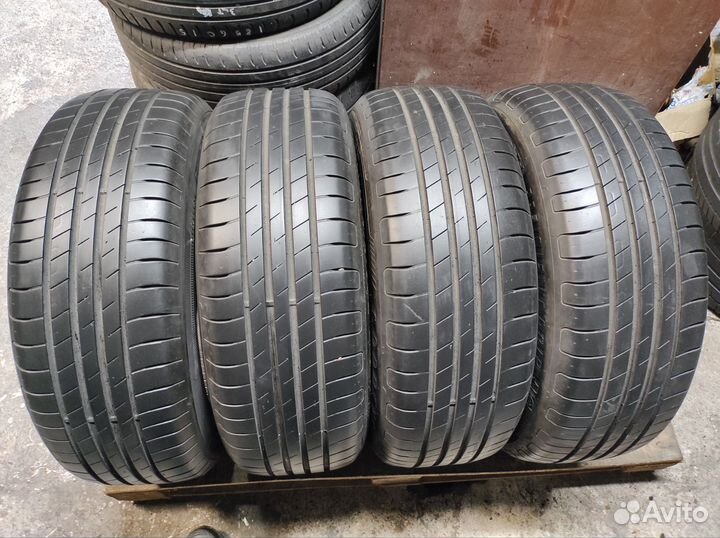 Goodyear EfficientGrip Performance 205/60 R16