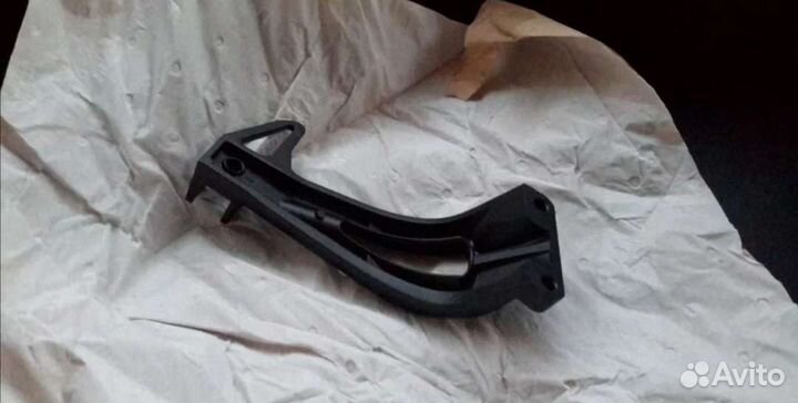 Новый оригинальный кронштейн подножки Yamaha Fz1