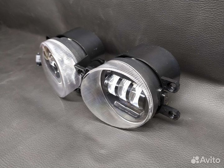 Противотуманные фары toyota Corolla