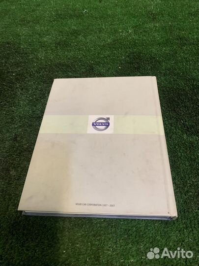 Оригинальная книга истории volvo 1927-2007