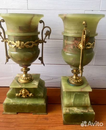 Старинные вазы из оникса