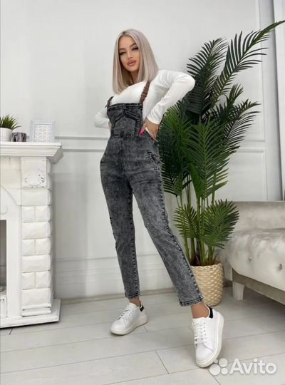 Продам комбинезон в отличном состоянии