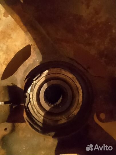 Поворотный кулак левый всборе golf 2