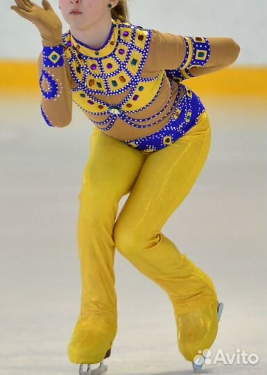 Костюм для выступления по фигурному катанию