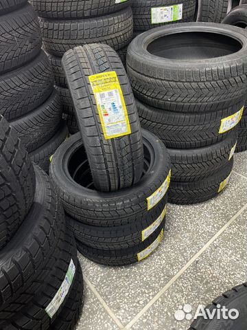 Sonix Snowrover 868 205/50 R17 93H