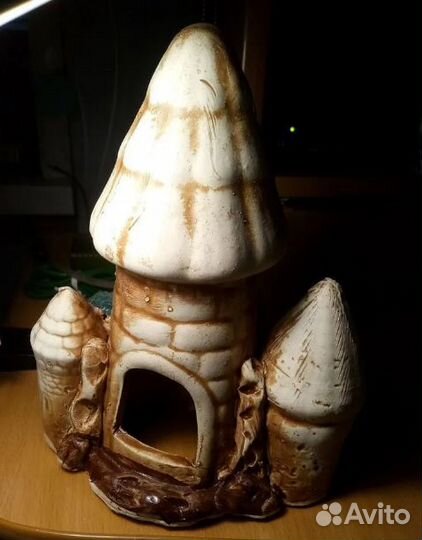 Замок для аквариума