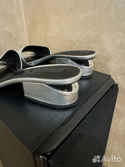 Шлепанцы кожа серебряные 39