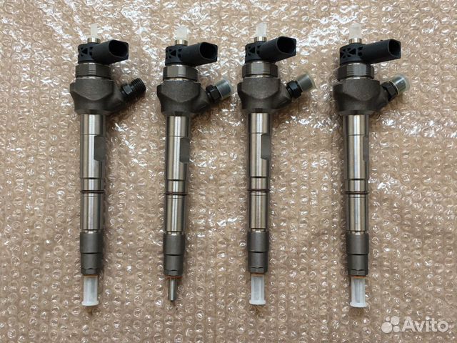 Форсунка двс Audi Seat Skoda VW 04L130277AD