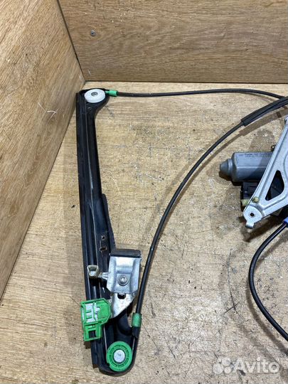 Стеклоподъемник передний правый Audi A4 B5 C90