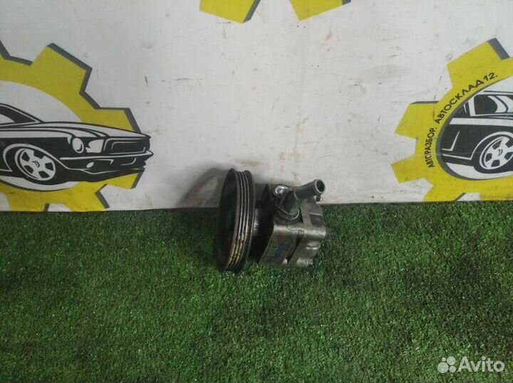 Насос гура Nissan Bluebird SU14 CD20 2000