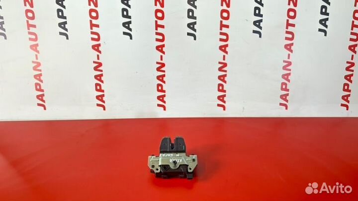 Замок багажника задний Opel Astra H 1.6 Z16XEP