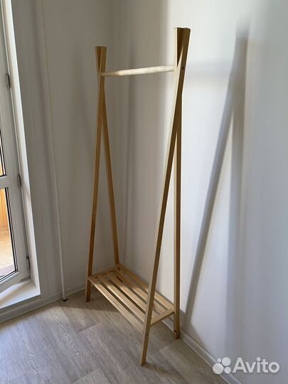 Вешало напольное деревянное. Стойка для одежды