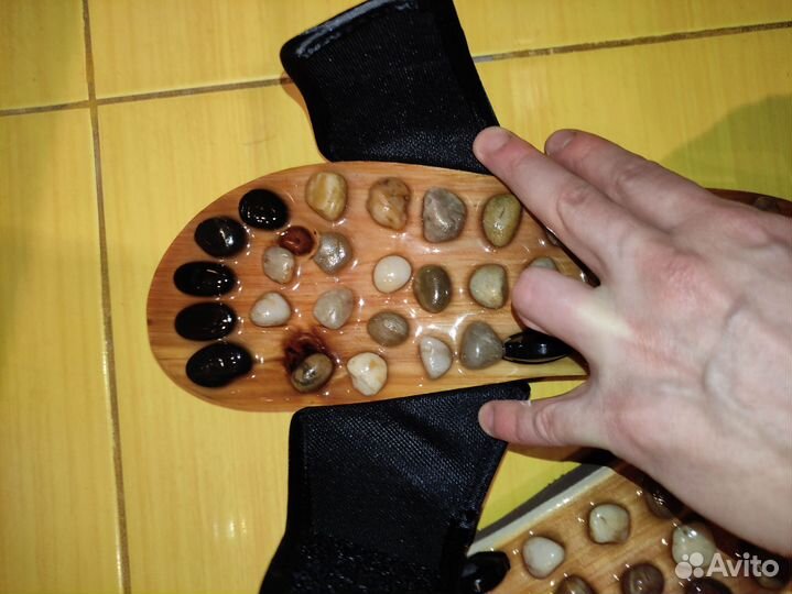 Ортопедические тапочки с камнями