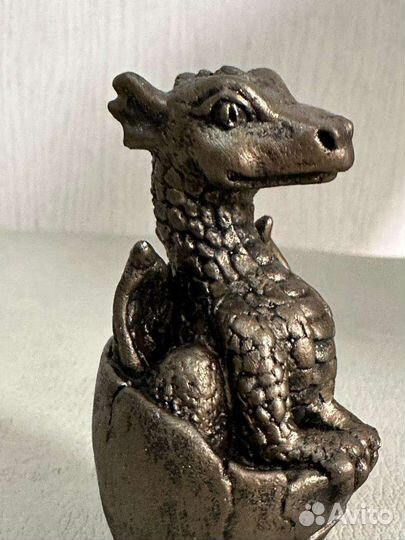 Статуэтка дракон