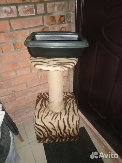 Домик когтеточка с кошачьим наполнителем