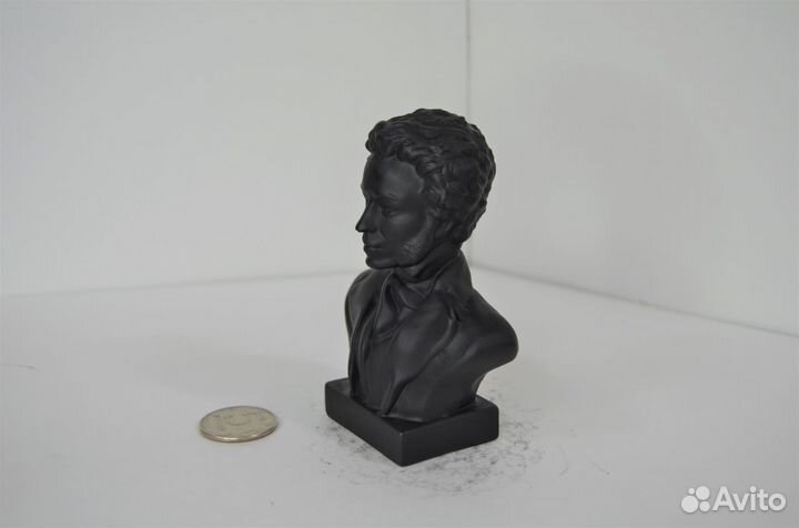 Бюст Пушкин А. С. чугун