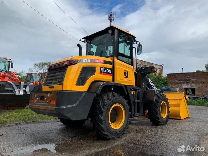 Фронтальный погрузчик BIZON 925, 2023