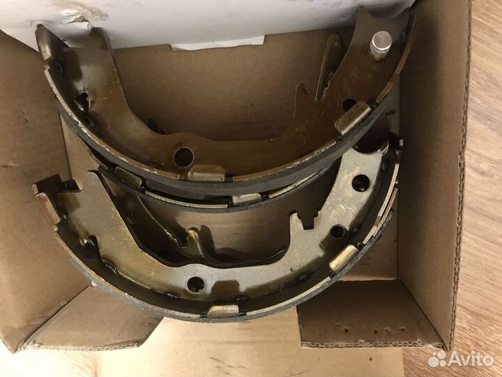 Колодки ручника Mitsubishi Lancer 10