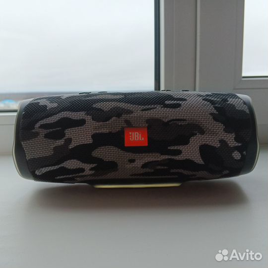 JBL charge 4 в идеальном состоянии. без торга