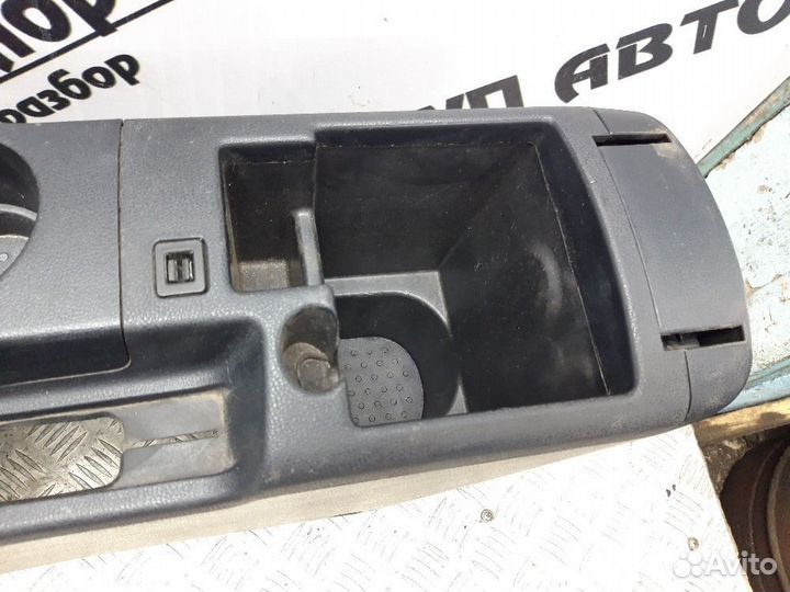 Центральный тоннель (Консоль) Nissan Qashqai I (2006—2010)