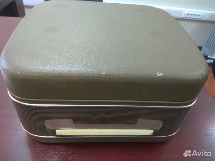 Катушечный магнитофон