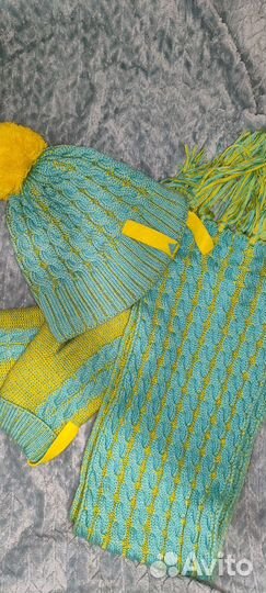 Комплект Адидас, шапка, шарф и варежки