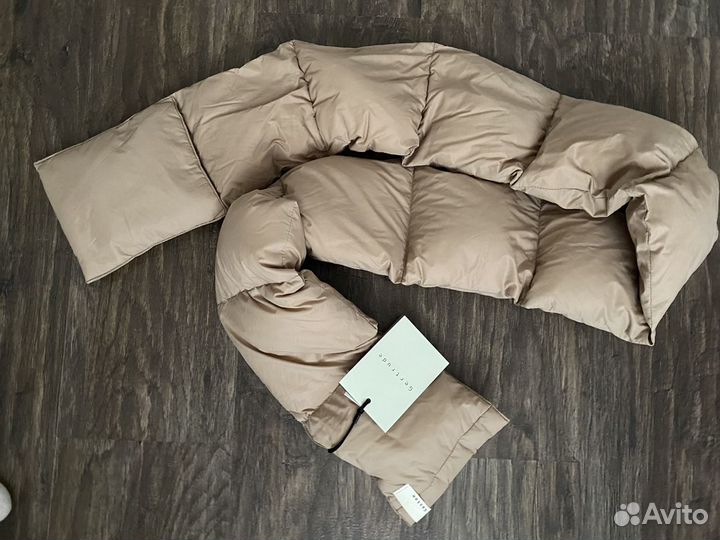 Стильный пуховый шарф в отличном состоянии